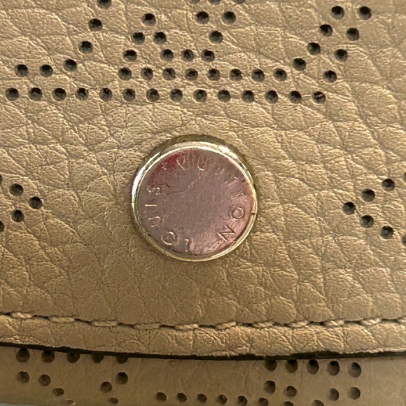 Louis Vuitton MAHINA Card & Key Holder - Picture 5 of 12